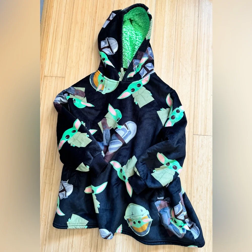 Star Wars Grogu Mandalorian Wearable Blanket Hoodie OS Black Fleece Baby Yoda
